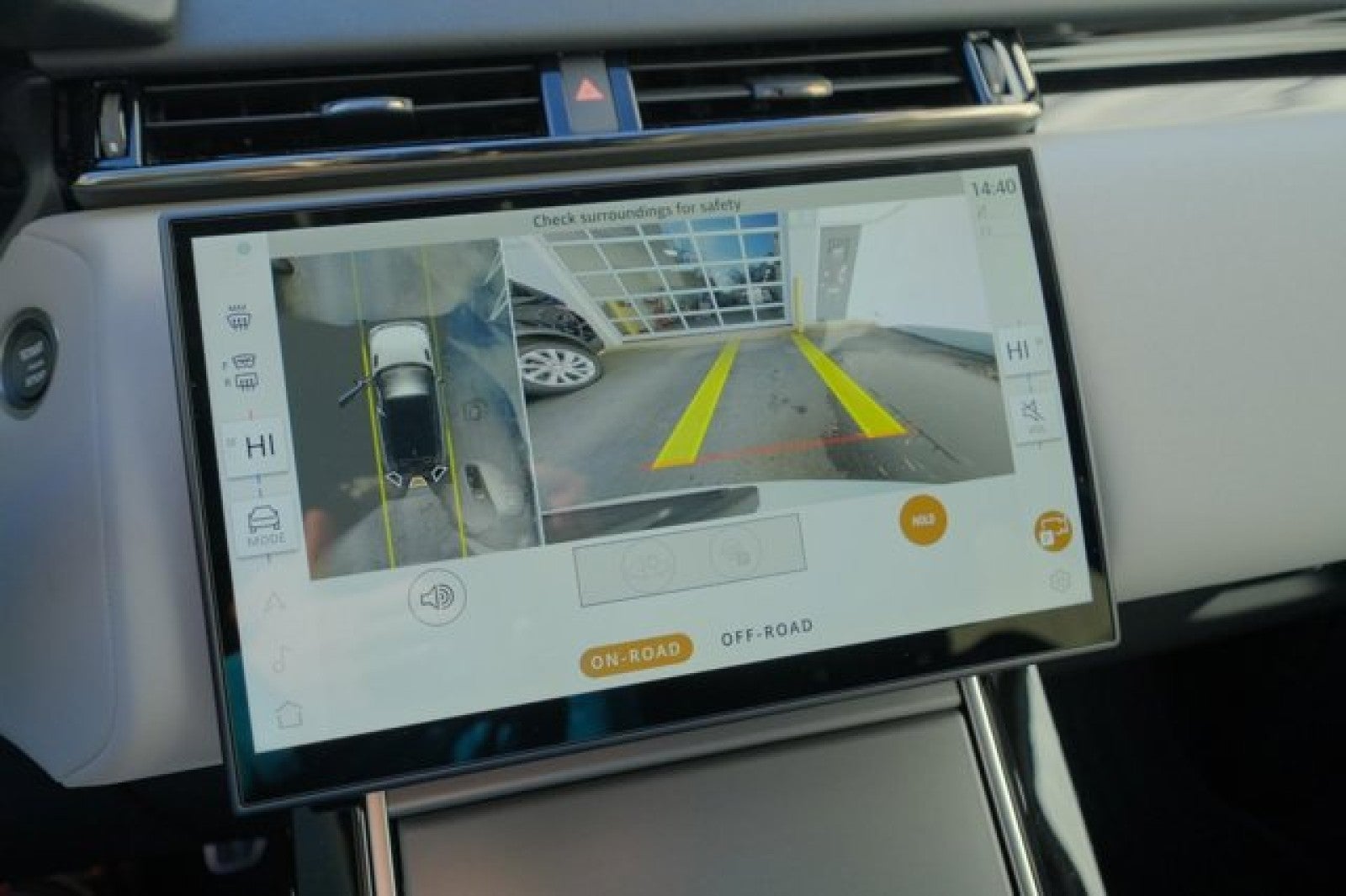 2025 Land Rover Range Rover Velar Dynamic SE