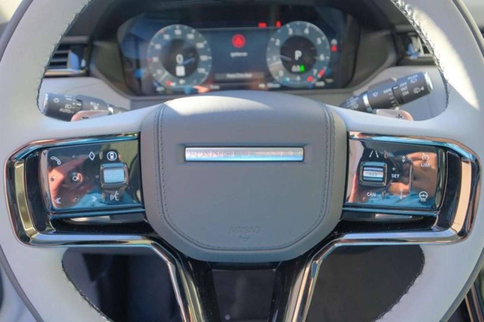 2025 Land Rover Range Rover Velar Dynamic SE