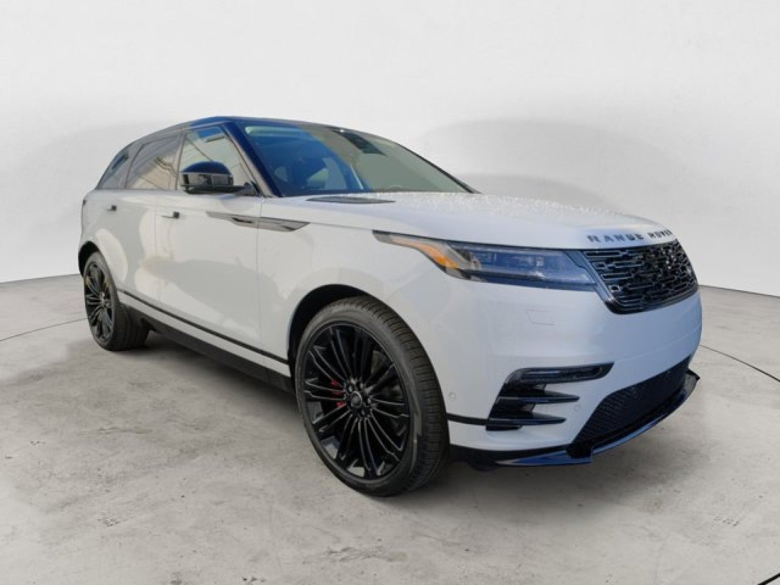 2025 Land Rover Range Rover Velar Dynamic SE