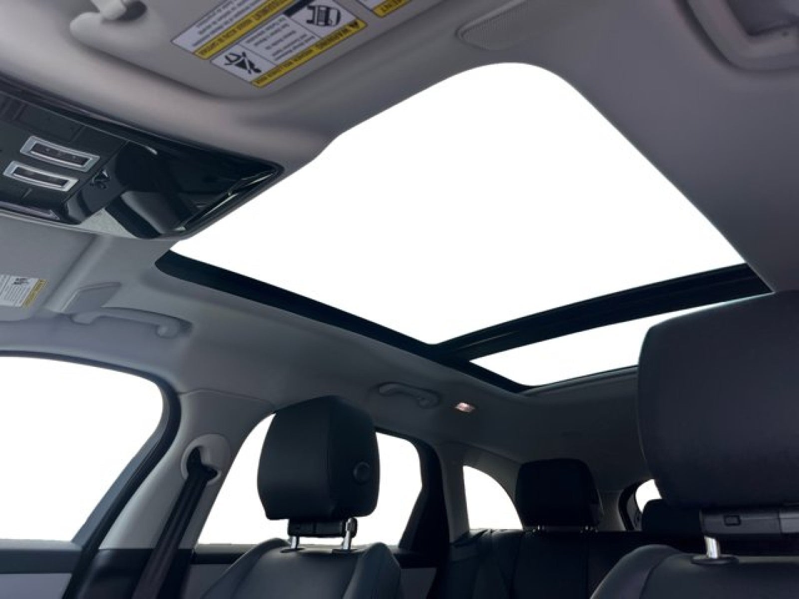 2025 Land Rover Range Rover Velar Dynamic SE