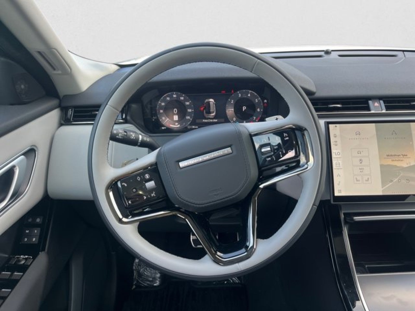 2025 Land Rover Range Rover Velar Dynamic SE