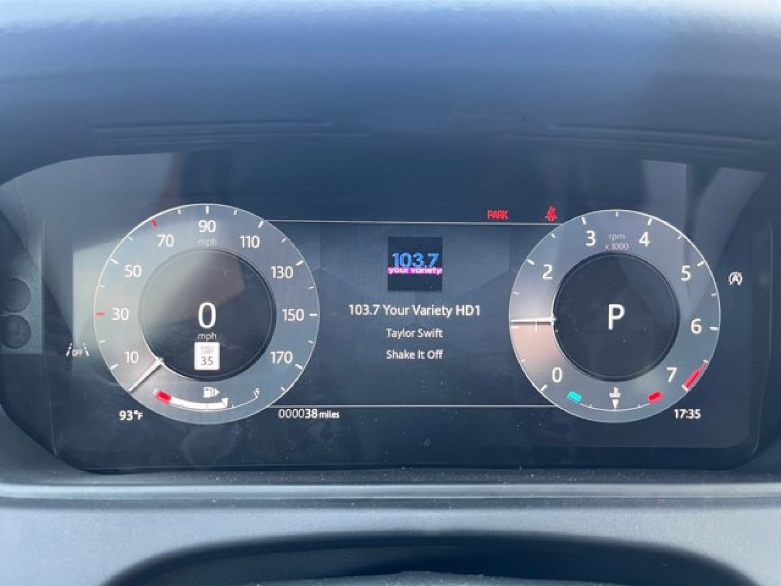 2025 Land Rover Range Rover Velar Dynamic SE