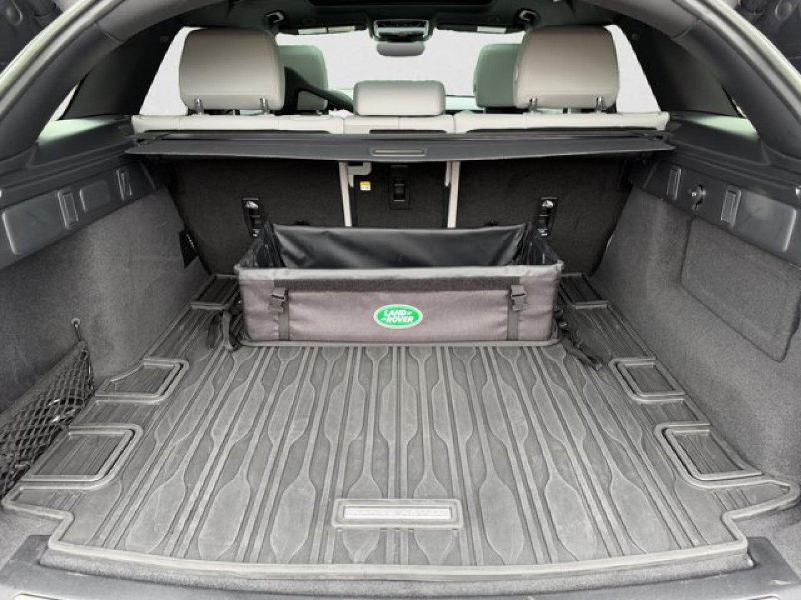 2024 Land Rover Range Rover Velar Dynamic SE