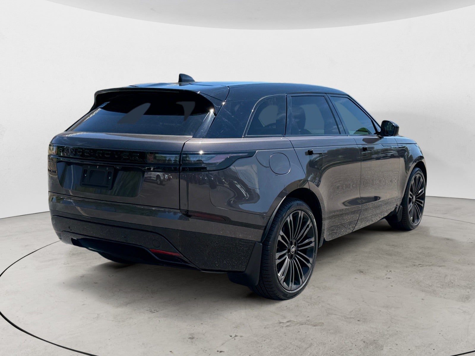 2026 Land Rover Range Rover Velar Dynamic SE