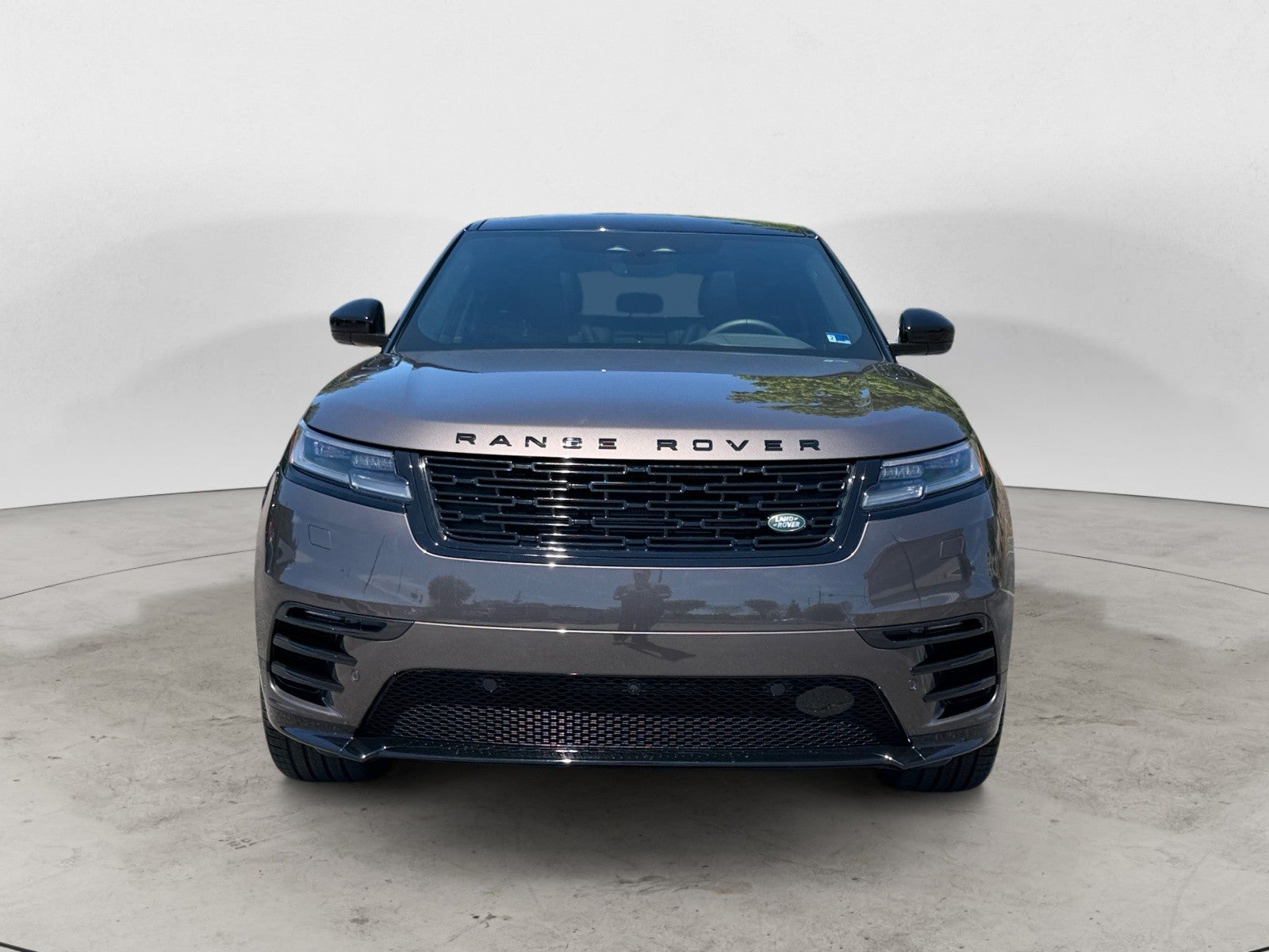 2026 Land Rover Range Rover Velar Dynamic SE