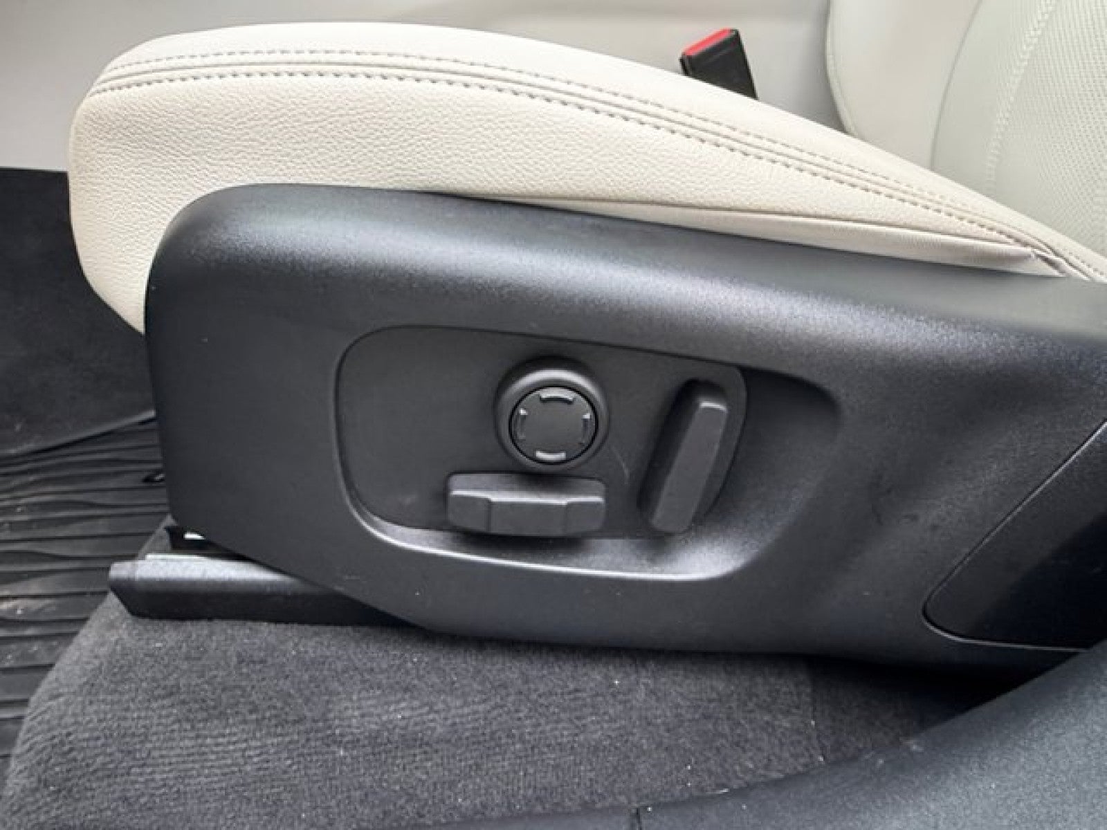 2023 Land Rover Range Rover Velar R-Dynamic S