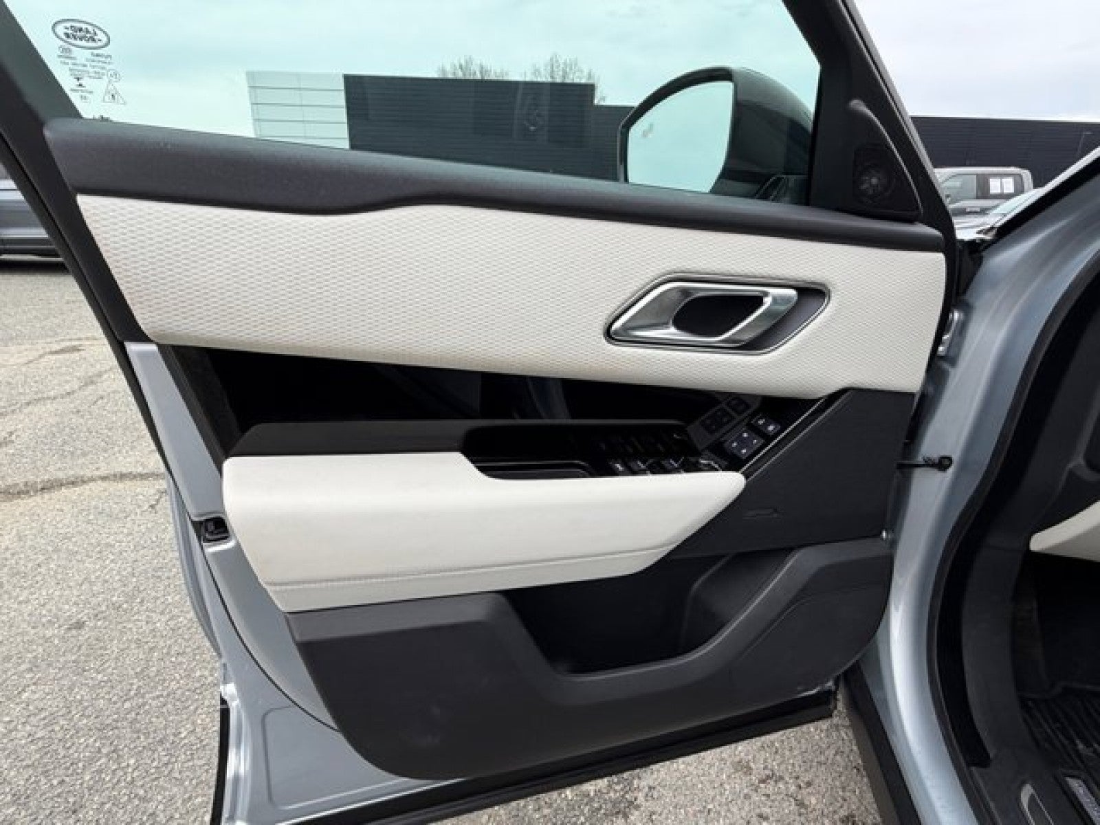 2023 Land Rover Range Rover Velar R-Dynamic S