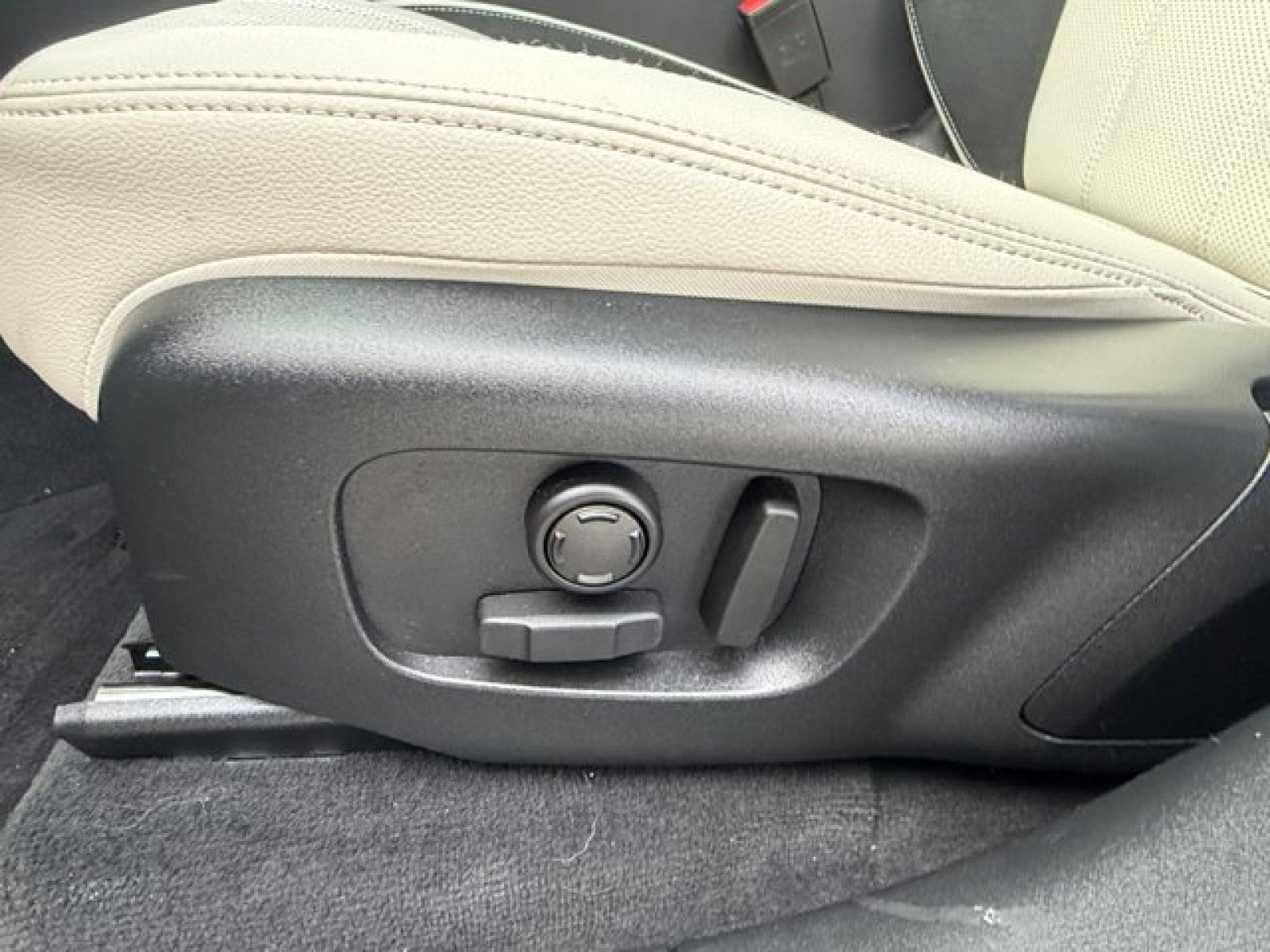 2023 Land Rover Range Rover Velar R-Dynamic S | 22 inch Wheels