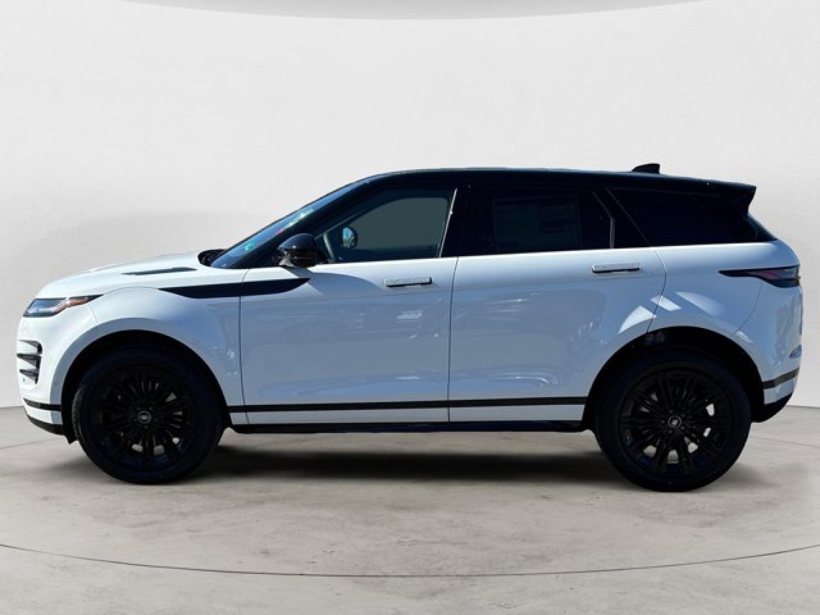 2026 Land Rover Range Rover Evoque Dynamic SE