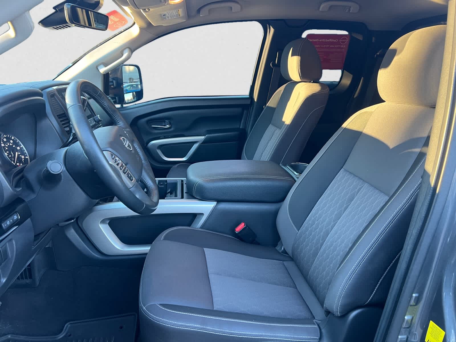 2023 Nissan Titan SV