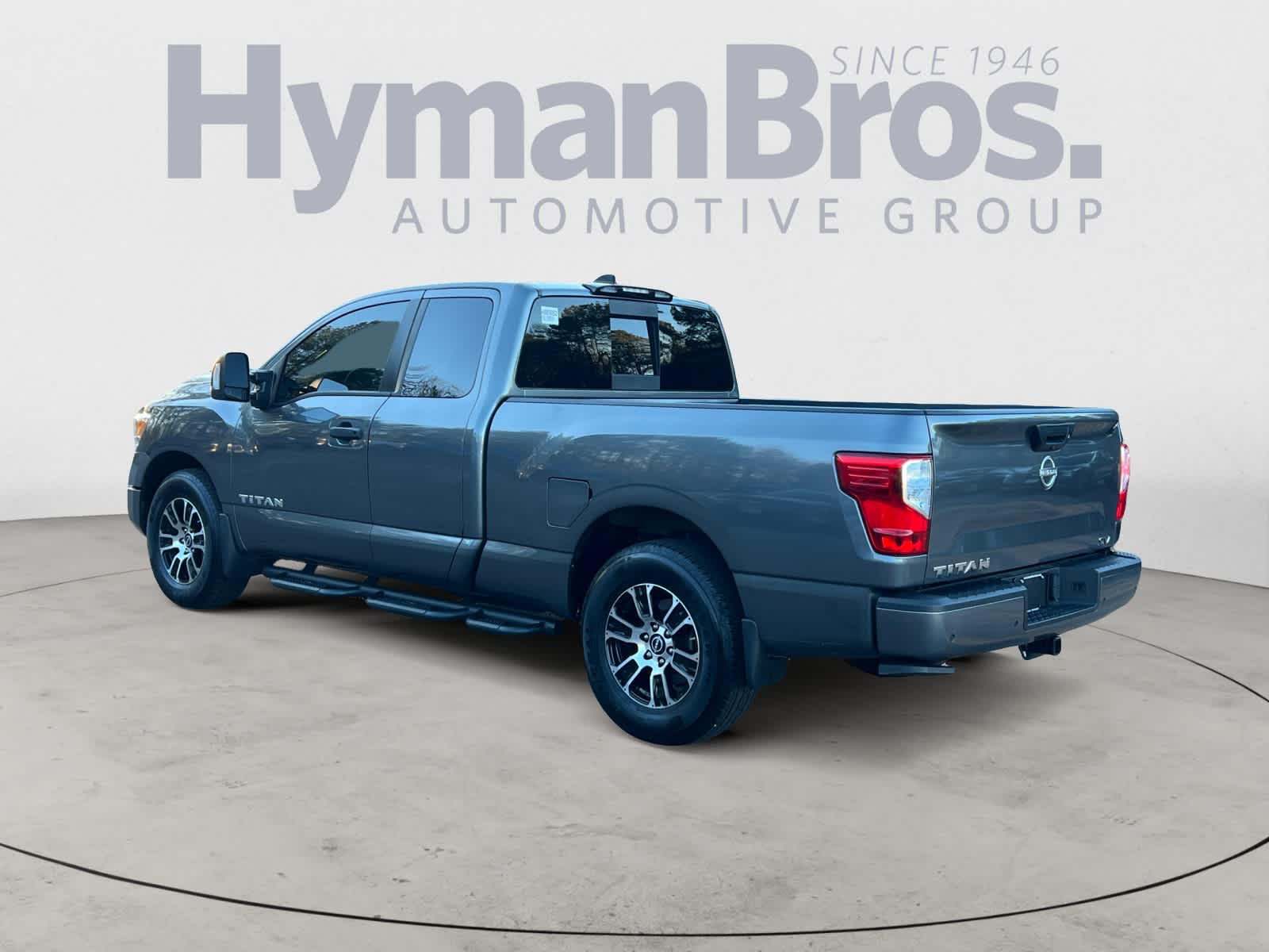 2023 Nissan Titan SV