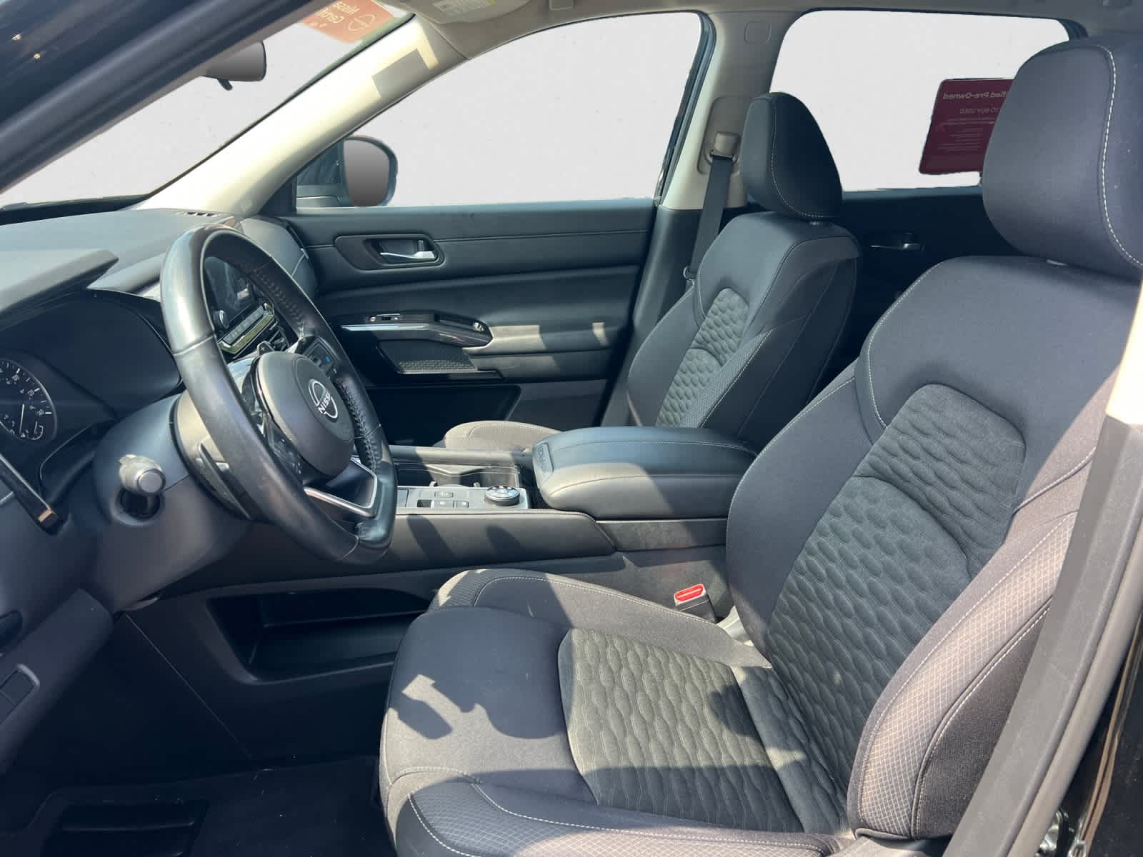 2022 Nissan Pathfinder SV