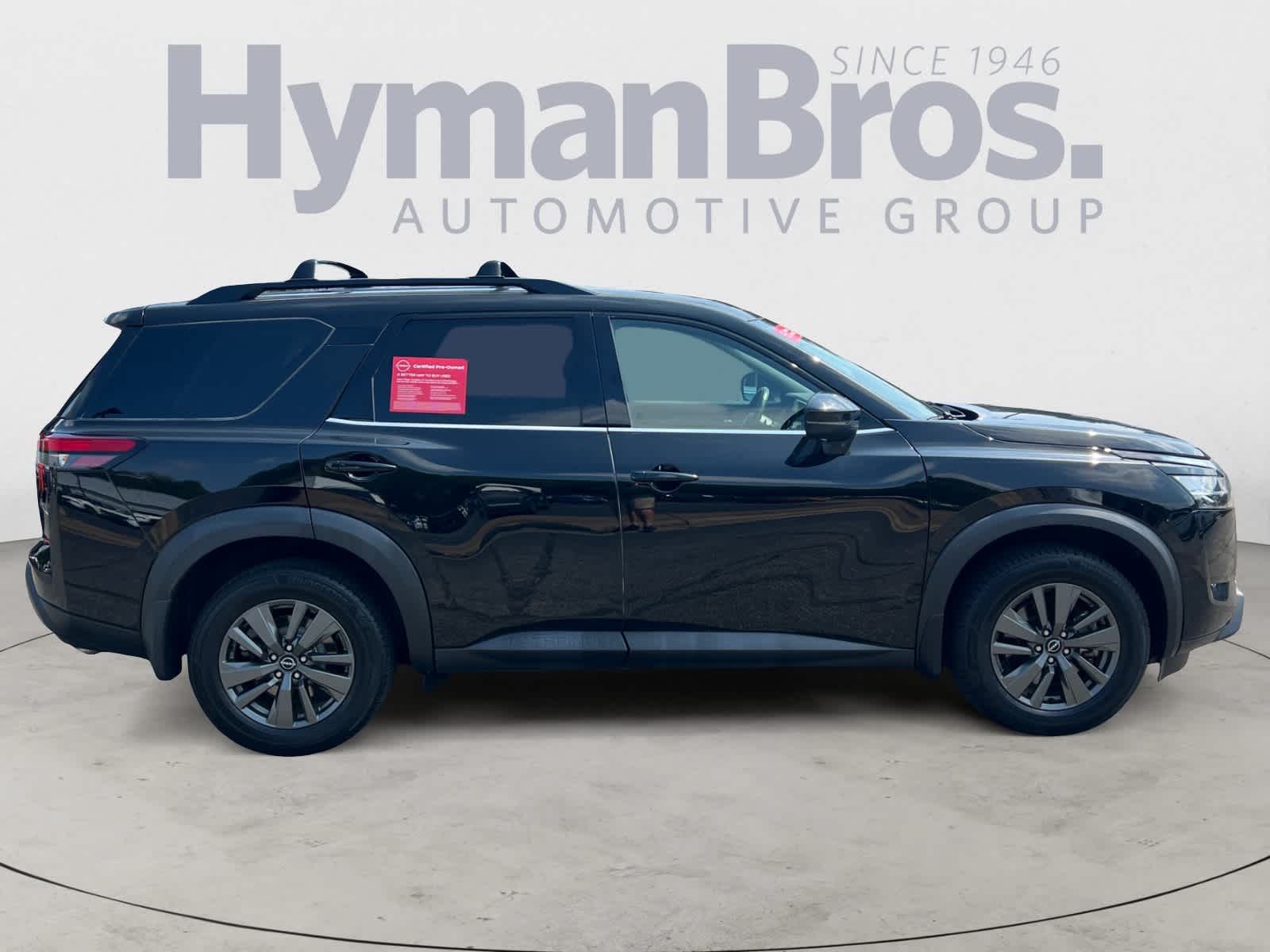 2022 Nissan Pathfinder SV